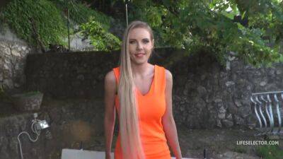 Florane Russell - Florane Russell - The MILF Hunter - Florane russell - sunporno.com - Czech Republic