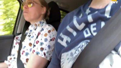 Mature Milf Forgot To Take Money From Her Husband Had To Pay The Taxi Driver With A Pussy And A Blowjob In The Throat - hclips.com